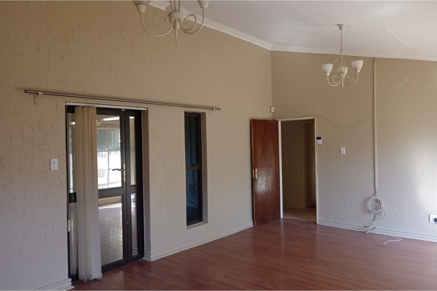 3 Bedroom Property for Sale in Safari Gardens North West